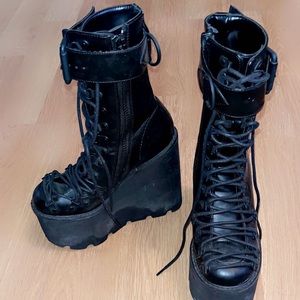 Dollskill Current Mood Traitor boots